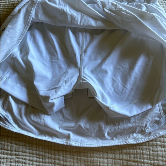 lululemon hotty hot tennis skirt - Picture 7 of 8